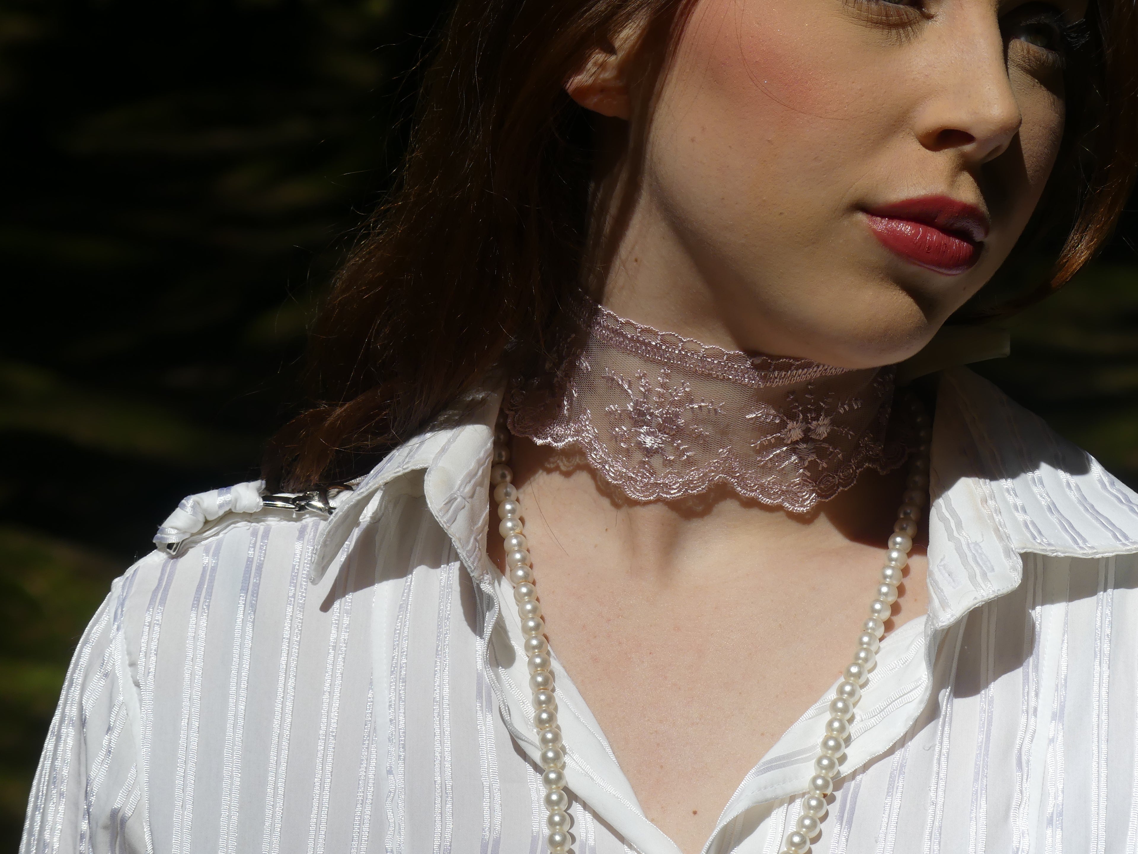 The Curtain Choker